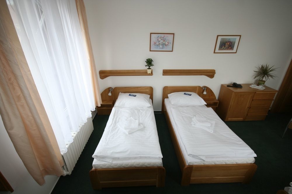 Hotel Otar Prague Exterior photo
