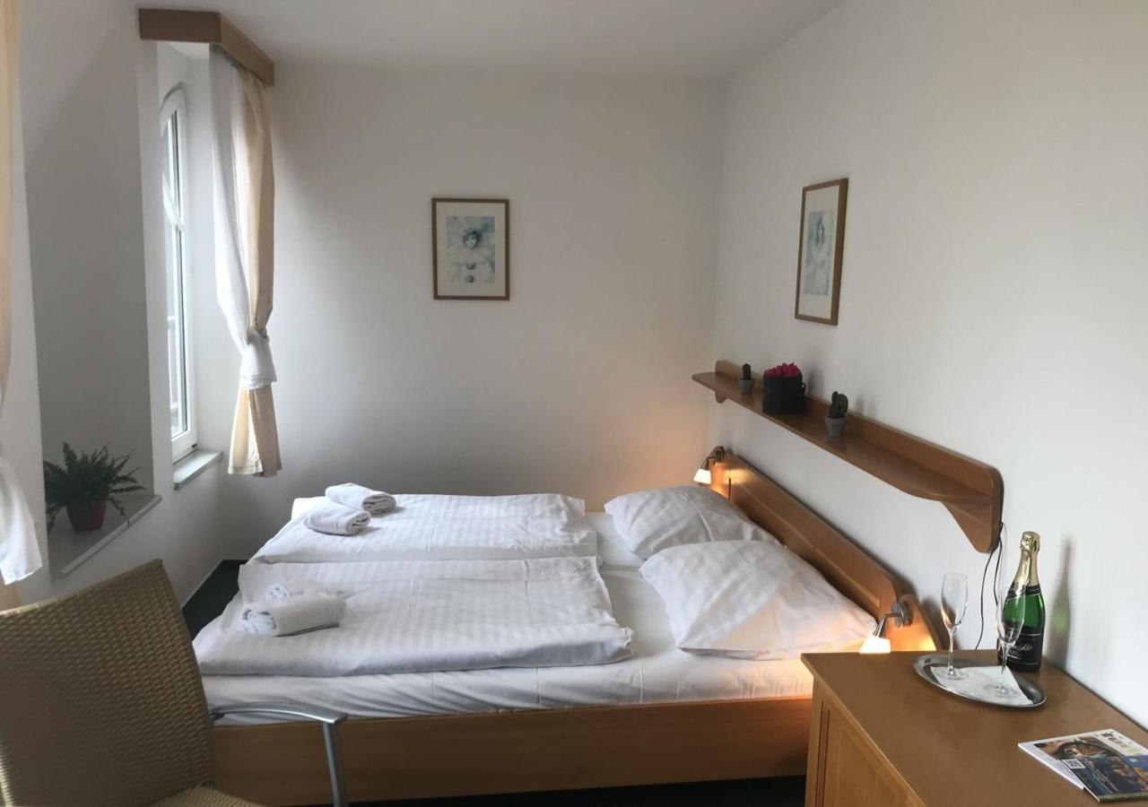Hotel Otar Prague Exterior photo